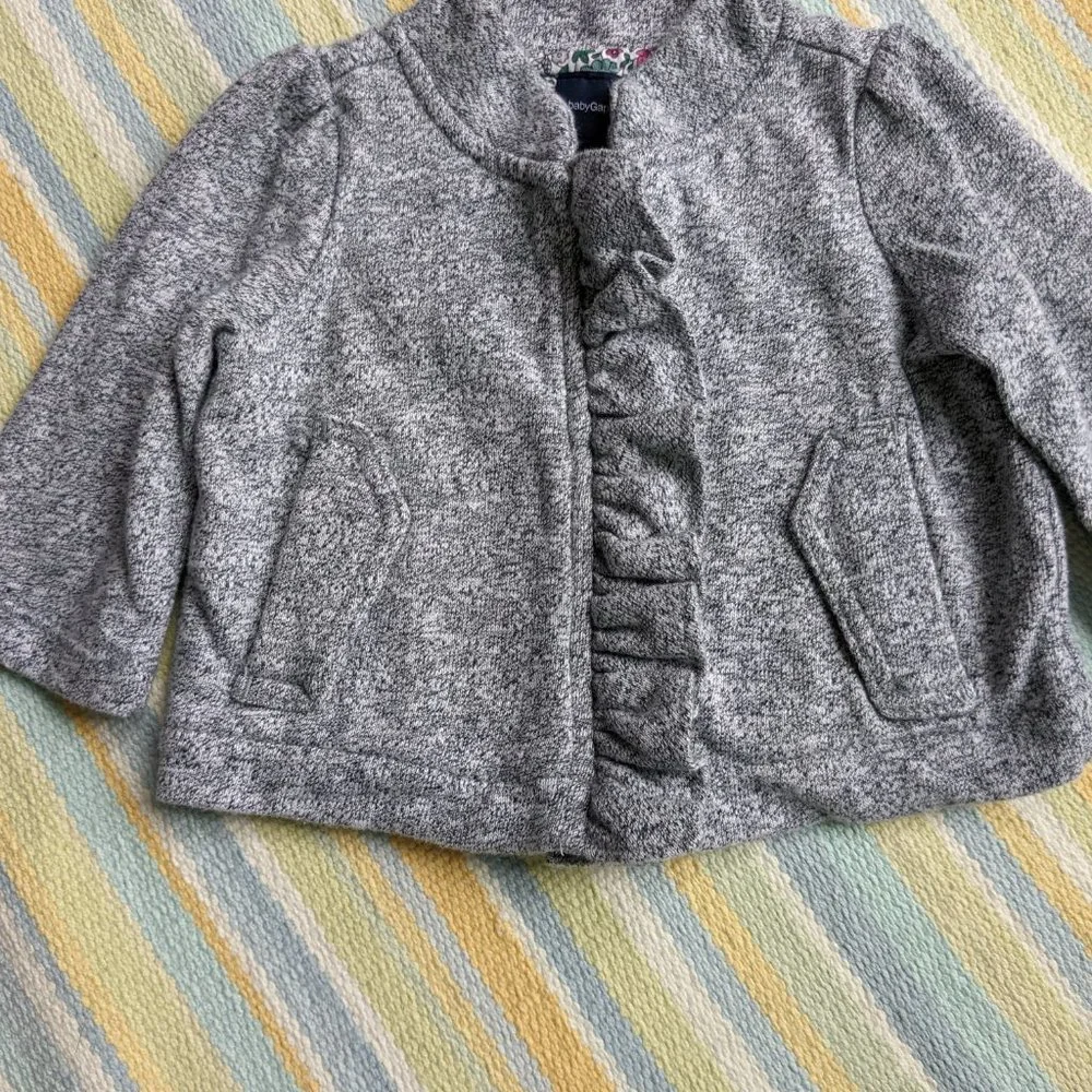 ⭐ Baby Gap gray verigated jacket 3-6 months